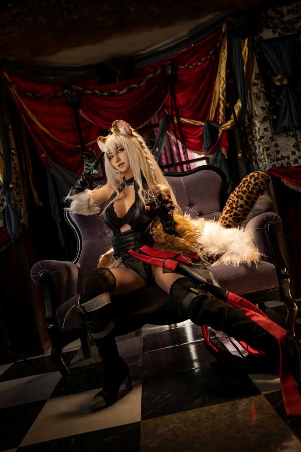    Shika小鹿鹿野性猫娘Cosplay演绎与日常户外街拍自拍[30P]第1张图片