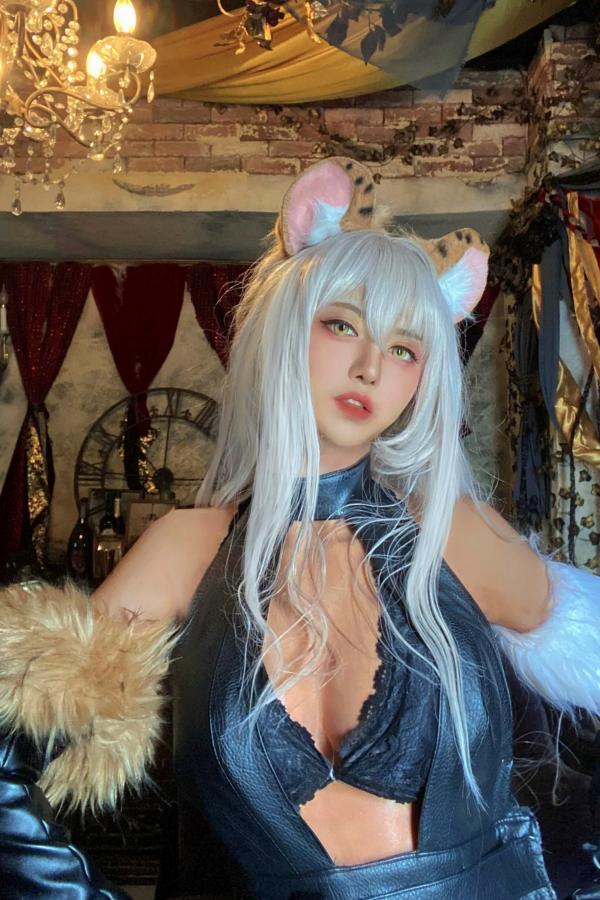    Shika小鹿鹿野性猫娘Cosplay演绎与日常户外街拍自拍[30P]第10张图片
