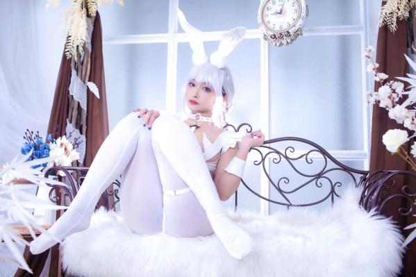    洛璃LoLiSAMA碧蓝航线恶毒兔女郎，白色私房唯美Cosplay，冷艳与清纯的极致诱惑第22张图片