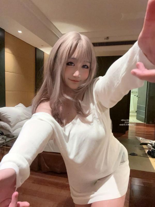    贝贝琪Becky清爽居家私房照，展现肉感身材的极致魅力，甜美俏皮风格，酒店私密拍摄第30张图片