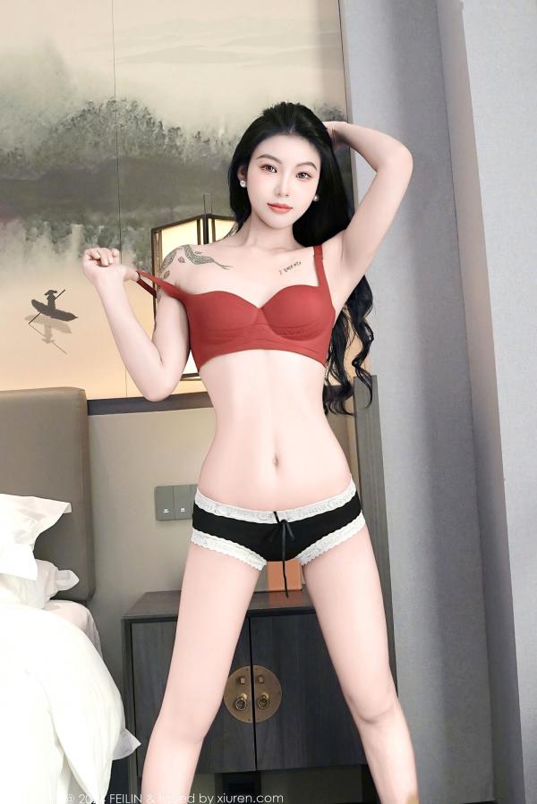    [FeiLin嗲囡囡] 希恬儿：红内衣黑蕾丝室内私房大尺度写真，高冷纹身女神性感魅力演绎第14张图片