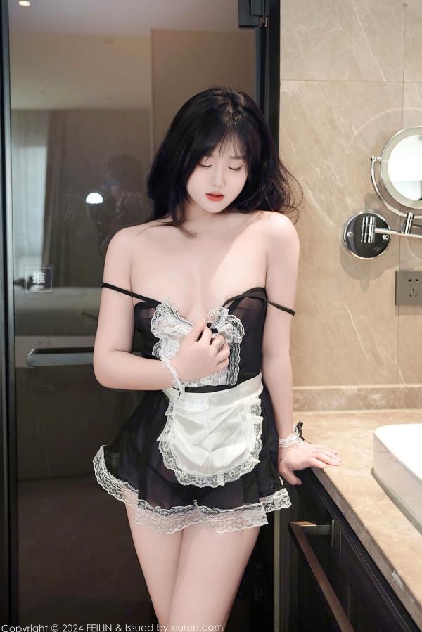    FeiLin嗲囡囡叶初雪-黑白情趣女仆装浴室私房写真，童颜巨乳极致诱惑，展现绝美火辣身材第18张图片