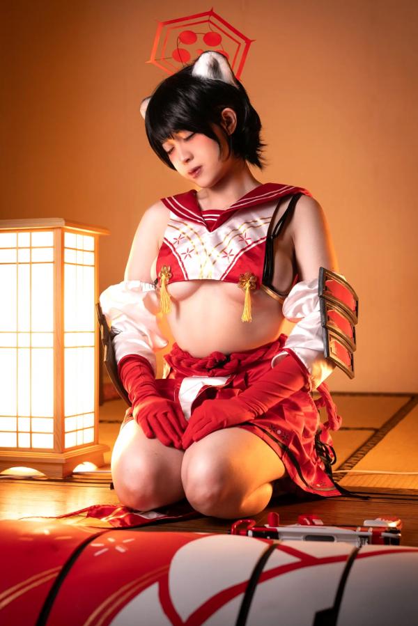    Hatori Sama 角色扮演蔚蓝档案春日椿，唯美性感二次元极品COS视觉盛宴[20P]第5张图片