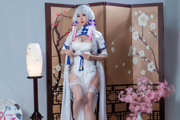    西园寺南歌《碧蓝航线》光辉角色扮演，白色性感旗袍妩媚动人，傲人身材极品私房写真[24P]第1张图片