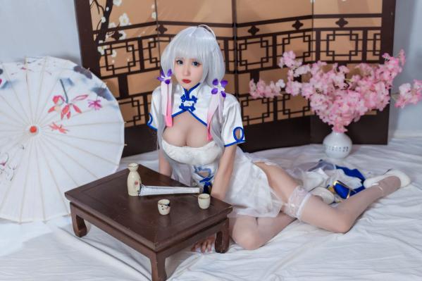    西园寺南歌《碧蓝航线》光辉角色扮演，白色性感旗袍妩媚动人，傲人身材极品私房写真[24P]第23张图片