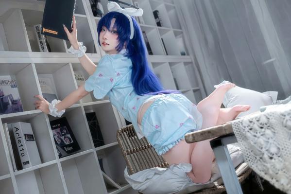    碧蓝档案优香睡衣Cosplay，极致清纯诱惑，蓝发萌系少女家居私房美图[35P]第11张图片