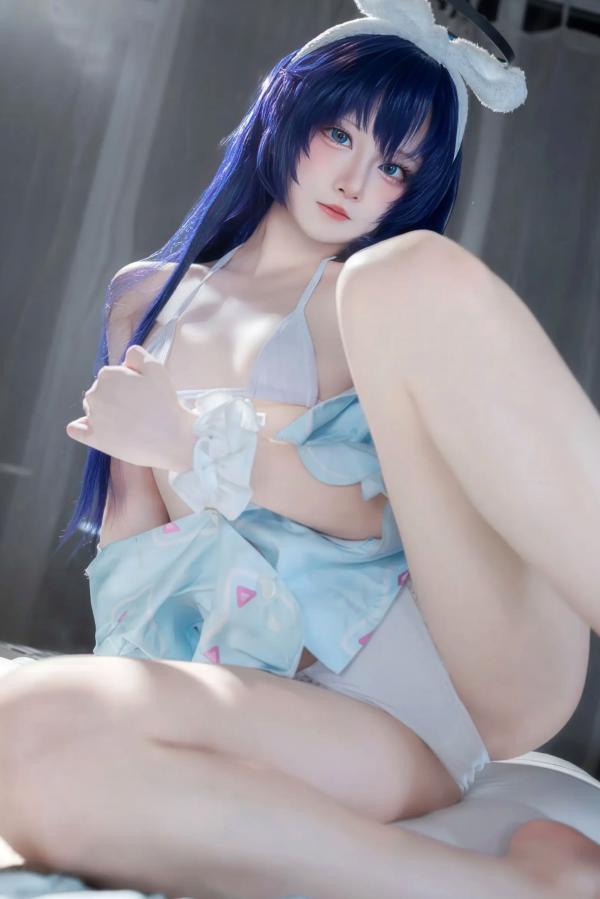    碧蓝档案优香睡衣Cosplay，极致清纯诱惑，蓝发萌系少女家居私房美图[35P]第23张图片