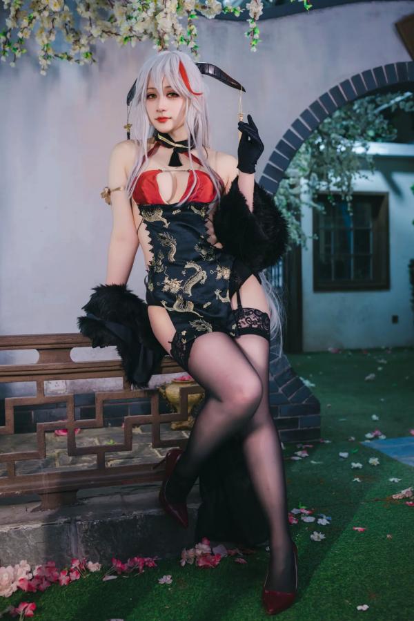    Zyra秋 碧蓝航线埃吉尔COS写真：古风旗袍黑丝诱惑，深度还原经典角色[63P]第43张图片
