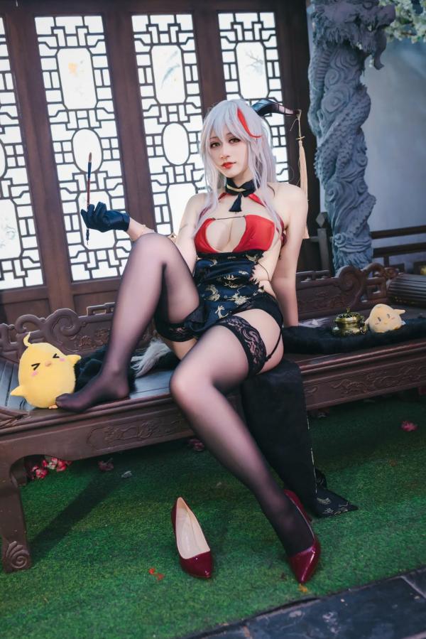    Zyra秋 碧蓝航线埃吉尔COS写真：古风旗袍黑丝诱惑，深度还原经典角色[63P]第50张图片