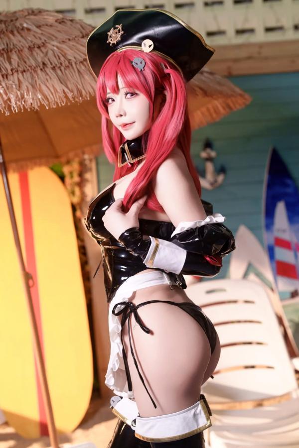    抱走莫子aa 胜利女神：妮姬 马斯特Cosplay 户外泳池性感漆皮海盗装 [18P]第14张图片