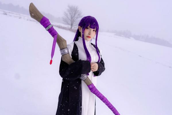    小丁Cosplay《葬送的芙莉莲》菲伦，雪地大尺度福利写真，极致童颜诱惑，视觉盛宴 [72P]第4张图片