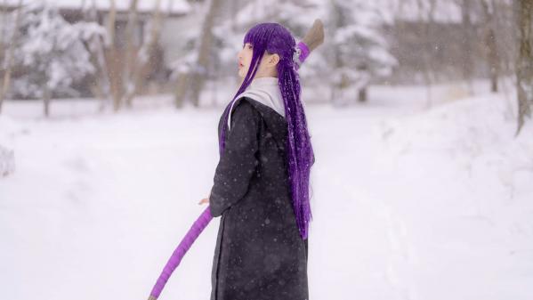   小丁Cosplay《葬送的芙莉莲》菲伦，雪地大尺度福利写真，极致童颜诱惑，视觉盛宴 [72P]第26张图片