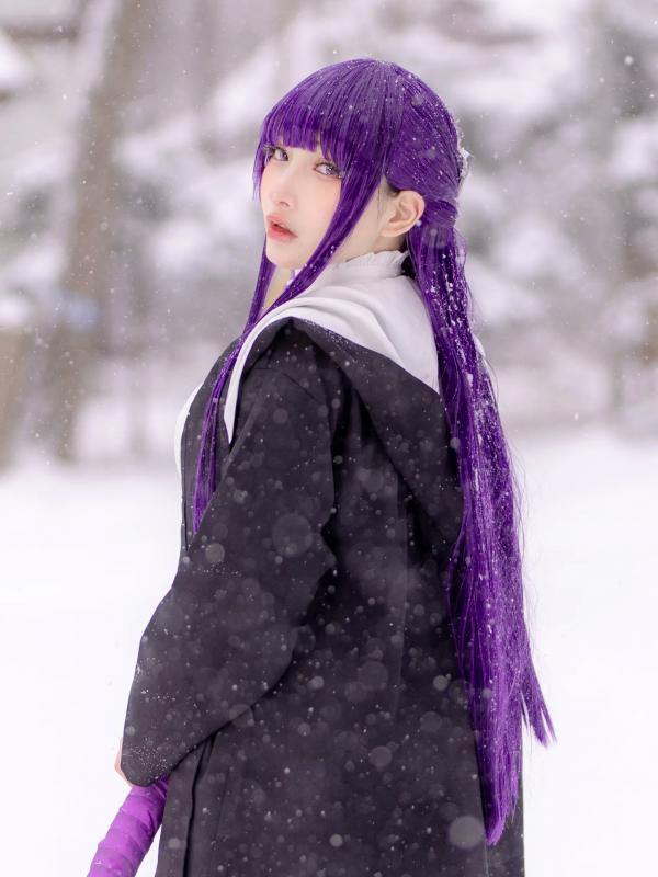    小丁Cosplay《葬送的芙莉莲》菲伦，雪地大尺度福利写真，极致童颜诱惑，视觉盛宴 [72P]第27张图片