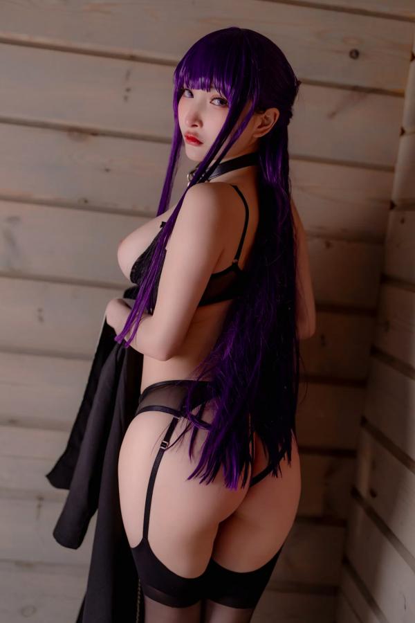    小丁Cosplay《葬送的芙莉莲》菲伦，雪地大尺度福利写真，极致童颜诱惑，视觉盛宴 [72P]第53张图片