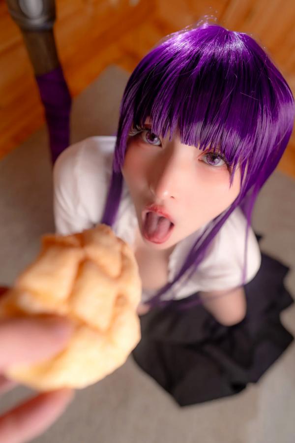   小丁Cosplay《葬送的芙莉莲》菲伦，雪地大尺度福利写真，极致童颜诱惑，视觉盛宴 [72P]第64张图片