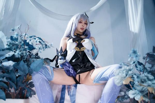    上杉绘梨落丝柯克Cosplay写真，原神角色扮演，大尺度冷艳视觉盛宴[118P]第19张图片