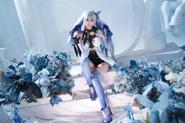    上杉绘梨落丝柯克Cosplay写真，原神角色扮演，大尺度冷艳视觉盛宴[118P]第27张图片