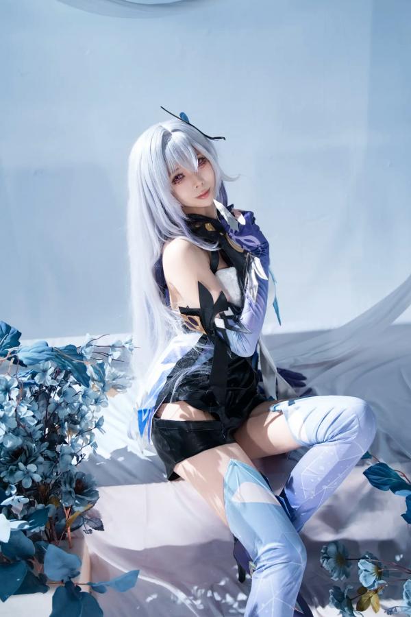    上杉绘梨落丝柯克Cosplay写真，原神角色扮演，大尺度冷艳视觉盛宴[118P]第41张图片