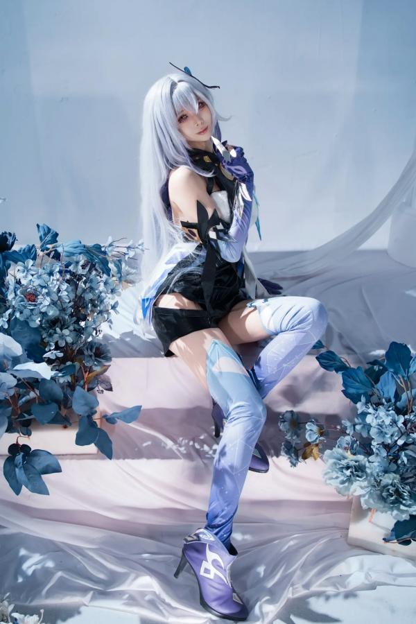    上杉绘梨落丝柯克Cosplay写真，原神角色扮演，大尺度冷艳视觉盛宴[118P]第66张图片