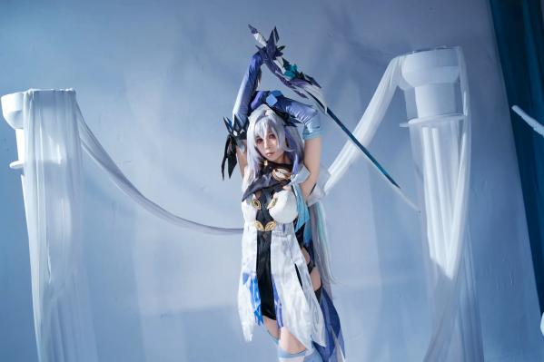    上杉绘梨落丝柯克Cosplay写真，原神角色扮演，大尺度冷艳视觉盛宴[118P]第80张图片