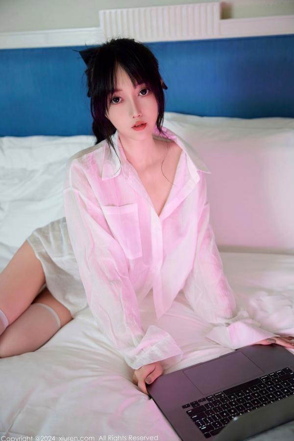    XiuRen秀人网-9274-玥儿玥er-白色衬衫诱惑私房照，卧室床边展现清纯与性感的极致碰撞，白嫩肌肤令人心动第9张图片