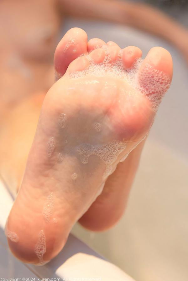    XiuRen秀人网-9272-刘婷婷-白色轻透蕾丝内衣婚纱诱惑私房照-唯美浴缸戏水-2024.10.12第72张图片