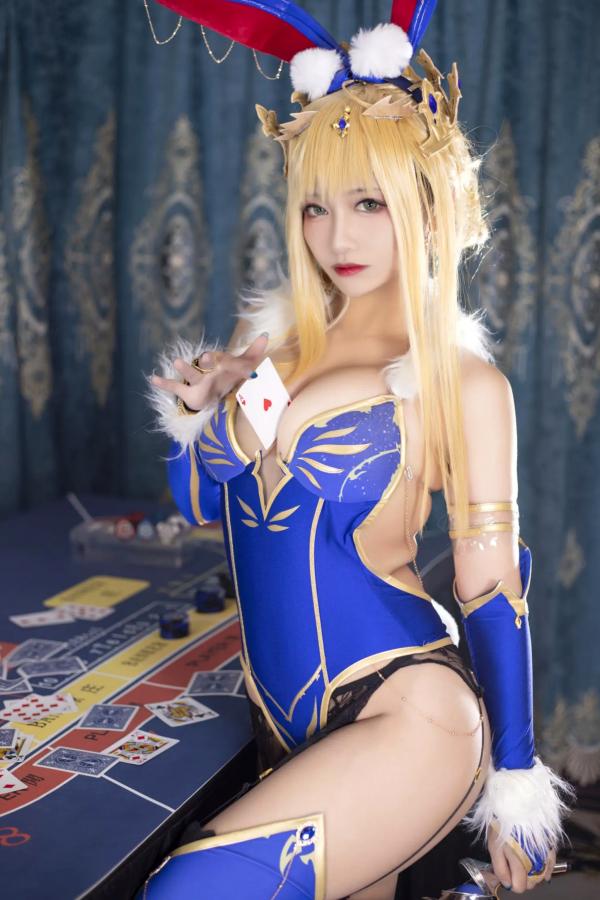    洛璃LoLiSAMA FGO白枪呆兔女郎赌场cosplay，还原精致性感魅力，带来极致诱惑的沉浸式视觉体验，展现迷人身材与御姐气质第5张图片