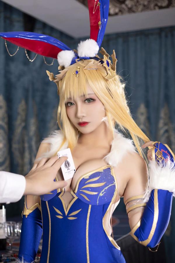    洛璃LoLiSAMA FGO白枪呆兔女郎赌场cosplay，还原精致性感魅力，带来极致诱惑的沉浸式视觉体验，展现迷人身材与御姐气质第9张图片