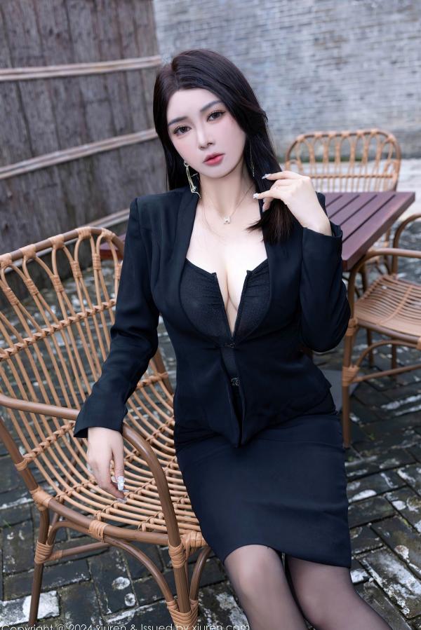    秀人网9271-凯竹Quinn-职场OL黑色职业装与诱惑黑丝，优雅与性感并存的精致私房写真第15张图片