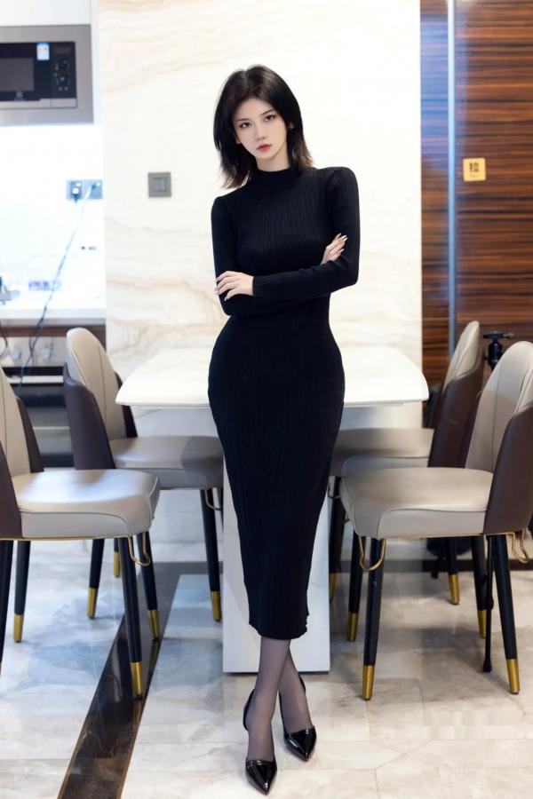    赵语嫣Baby黑色连衣裙私房照，气质御女冷艳出镜，黑丝美腿尽显迷人魅力[97P]第3张图片
