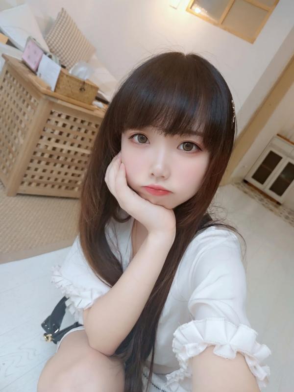    Cos小姐姐雪琪清新私房写真：娇俏少女裸足特写，足控福利治愈系美图 [50P]第6张图片