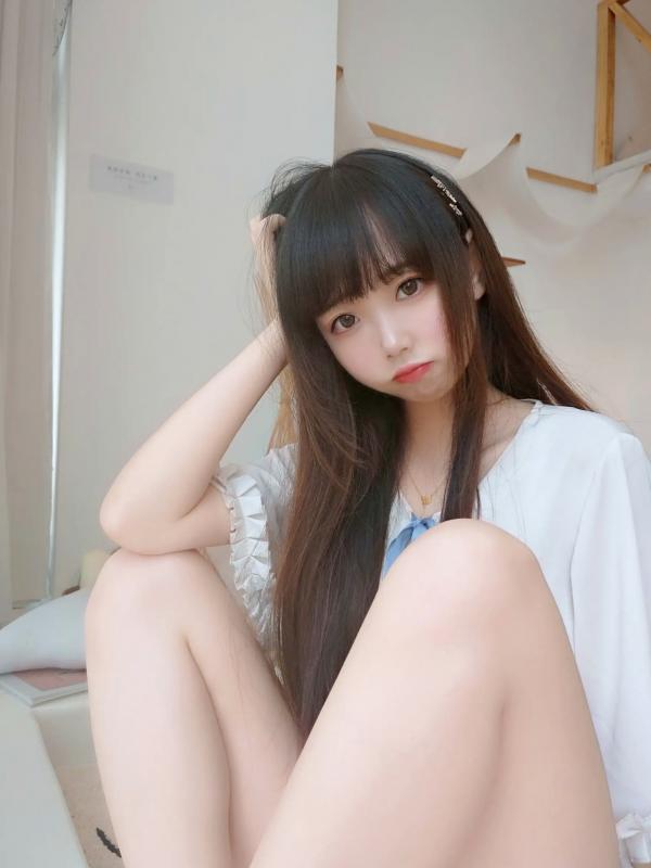    Cos小姐姐雪琪清新私房写真：娇俏少女裸足特写，足控福利治愈系美图 [50P]第9张图片