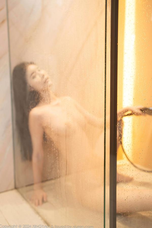    XingYan星颜社-Erikaki-OL职业装灰衬衫黑皮裙与浴室私房大尺度写真第60张图片