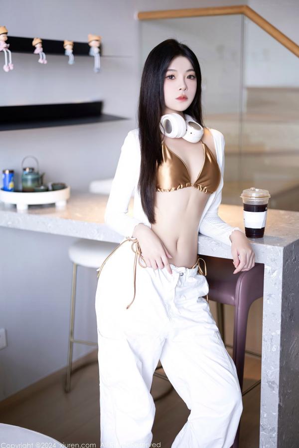    XiuRen秀人网Vol.9262-初梦瑶-居家私房时尚写真-金棕色内衣配白衣长裤-唯美透视薄纱-性感撩人艺术摄影-2024.10.10第1张图片