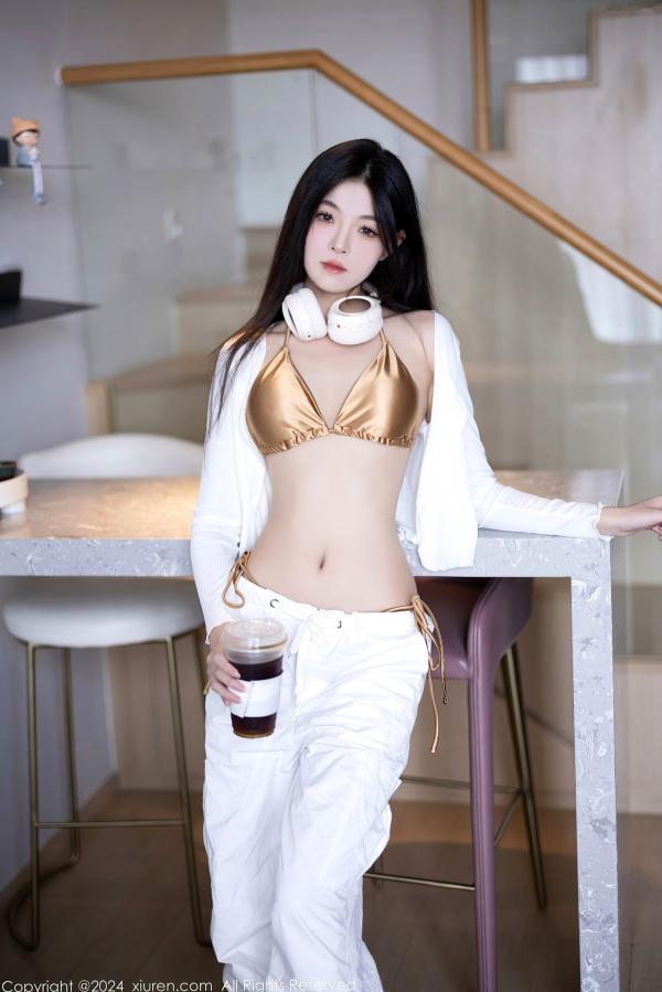    XiuRen秀人网Vol.9262-初梦瑶-居家私房时尚写真-金棕色内衣配白衣长裤-唯美透视薄纱-性感撩人艺术摄影-2024.10.10第4张图片