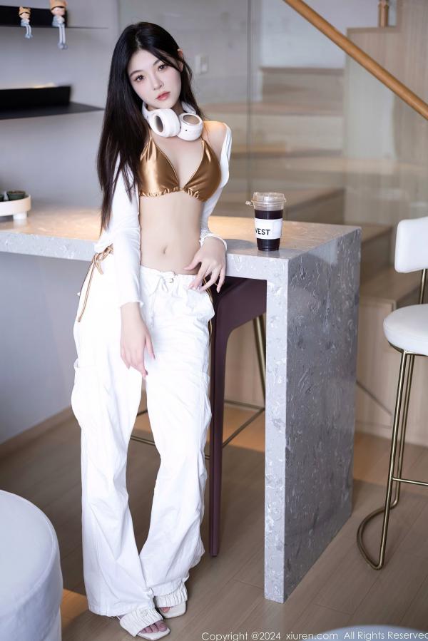    XiuRen秀人网Vol.9262-初梦瑶-居家私房时尚写真-金棕色内衣配白衣长裤-唯美透视薄纱-性感撩人艺术摄影-2024.10.10第5张图片