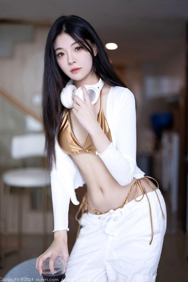    XiuRen秀人网Vol.9262-初梦瑶-居家私房时尚写真-金棕色内衣配白衣长裤-唯美透视薄纱-性感撩人艺术摄影-2024.10.10第13张图片
