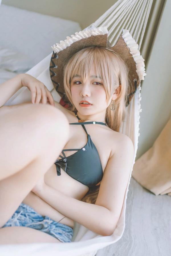    阿半今天很开心 - 碧蓝航线让巴尔泳装Cosplay，清纯甜美与性感比基尼私房照，展现极致诱惑魅力 [20P]第11张图片