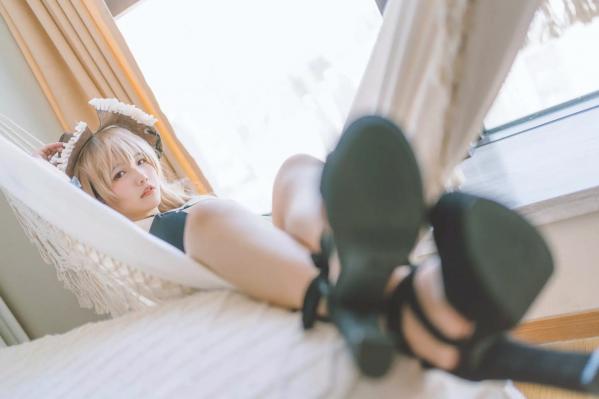    阿半今天很开心 - 碧蓝航线让巴尔泳装Cosplay，清纯甜美与性感比基尼私房照，展现极致诱惑魅力 [20P]第16张图片