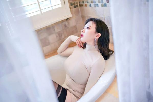    皮皮奶可可爱了啦 - 极致诱惑黑色蕾丝内衣与吊带丝袜私房写真OL大尺度展现完美身姿 [24P]第3张图片