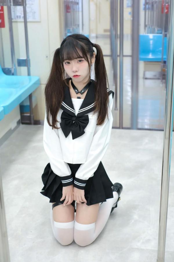   摄影写真《可可小白兔》：电车上的JK绑带诱惑，极致大胆的角色扮演视觉大赏第22张图片