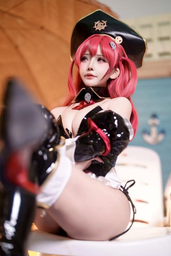    抱走莫子aa《Nikke胜利女神》米哈拉Cosplay，极致性感黑色皮衣与极品美腿诱惑，沙滩大尺度福利图集[73P]第6张图片