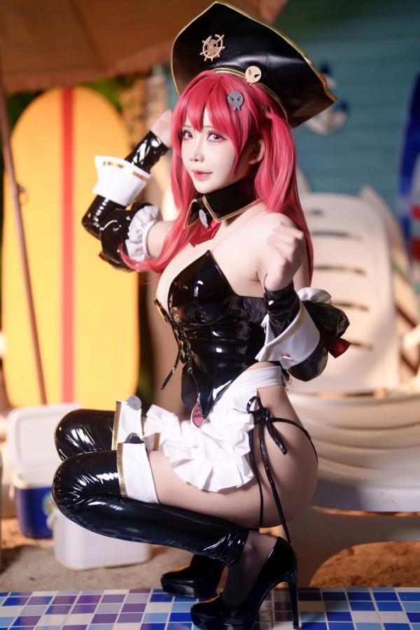    抱走莫子aa《Nikke胜利女神》米哈拉Cosplay，极致性感黑色皮衣与极品美腿诱惑，沙滩大尺度福利图集[73P]第12张图片
