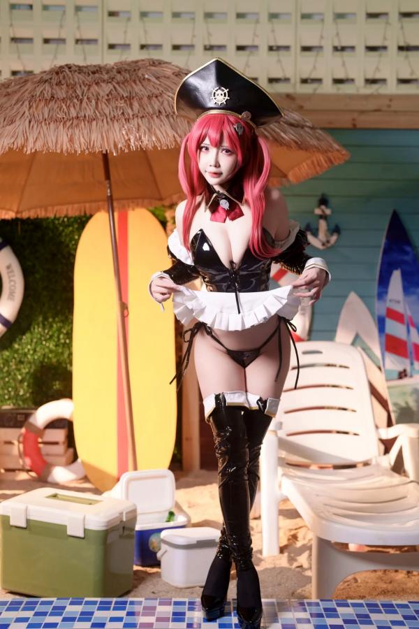    抱走莫子aa《Nikke胜利女神》米哈拉Cosplay，极致性感黑色皮衣与极品美腿诱惑，沙滩大尺度福利图集[73P]第16张图片