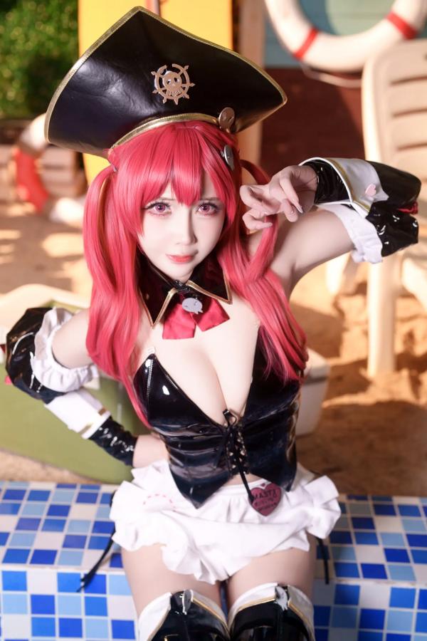    抱走莫子aa《Nikke胜利女神》米哈拉Cosplay，极致性感黑色皮衣与极品美腿诱惑，沙滩大尺度福利图集[73P]第18张图片