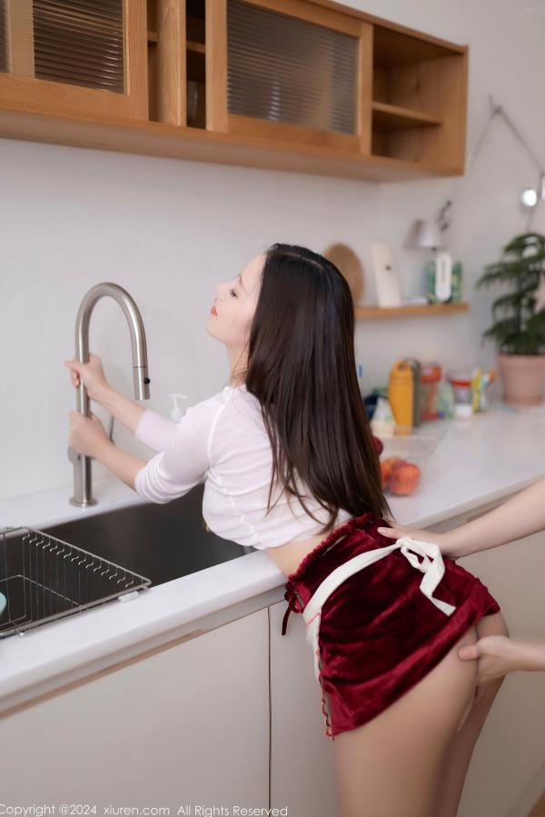    秀人网9255期：杏子Yada经典黑色蕾丝内衣私房写真，极致诱惑展现曼妙曲线与绝佳身材第30张图片
