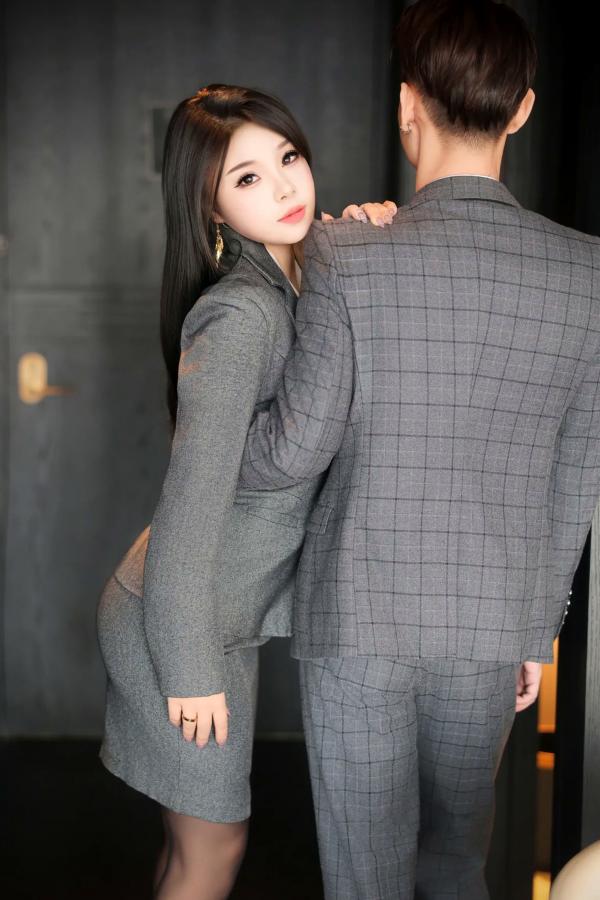    麦田 - OL制服私房写真，职场制服诱惑，黑丝高跟极致演绎，办公室私密风情大片 [88P]第4张图片
