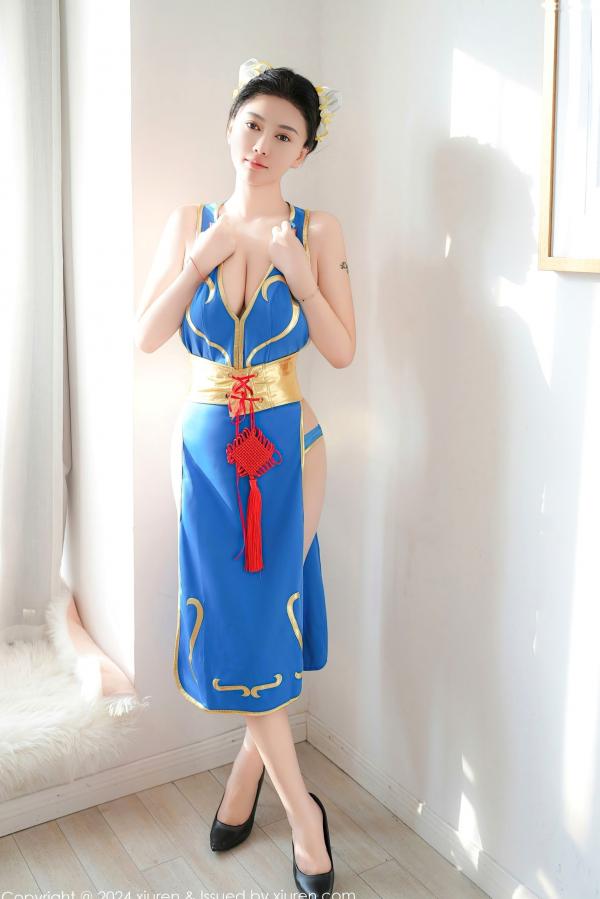    秀人网9252 雅茹老师绝美春丽cosplay，性感爆乳室内写真，高颜值女神火辣演绎蓝衣诱惑第17张图片