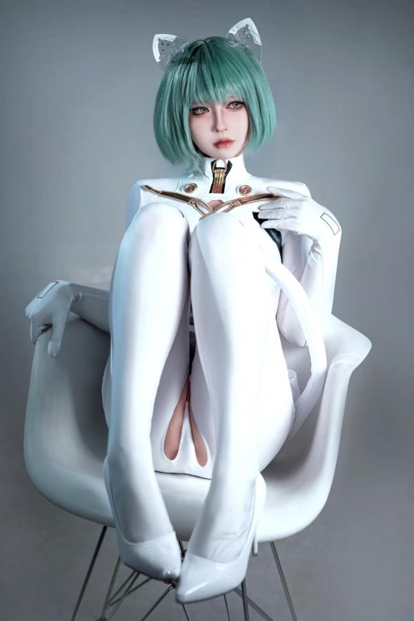    索索半半子 碧蓝航线纳希莫夫COS写真，未来感白色紧身机甲服，高冷机甲娘角色扮演美图[38P]第21张图片