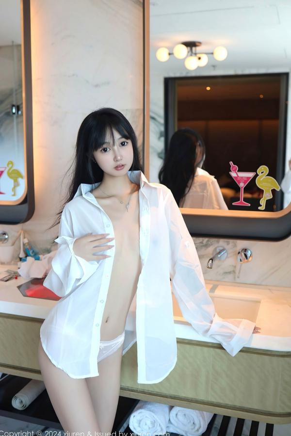    秀人网林好好9251首套写真：纯欲风白色衬衣，室内私房大片，极致长腿与清纯撩人瞬间第50张图片